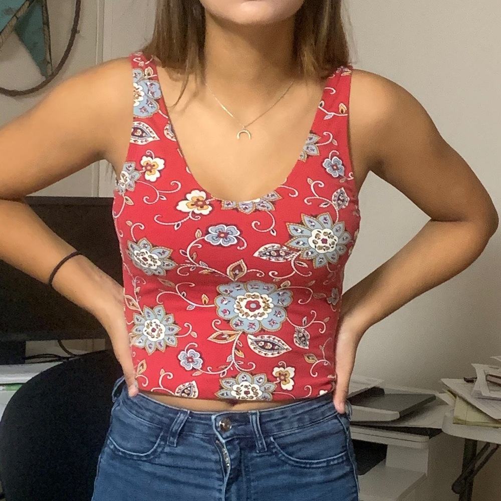 Crop top